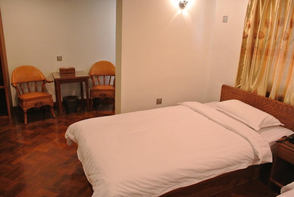 Hotel Wardan Янгон Экстерьер фото