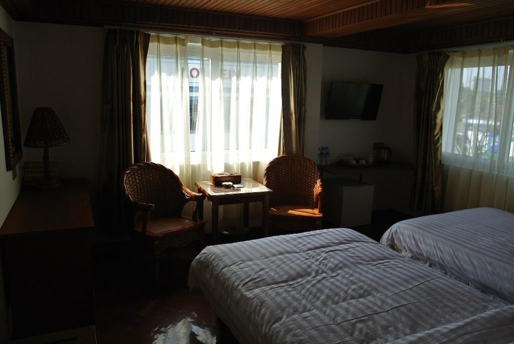 Hotel Wardan Янгон Экстерьер фото