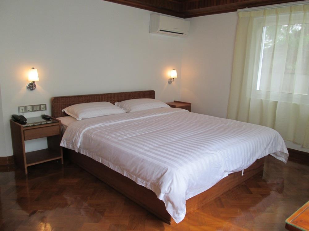 Hotel Wardan Янгон Экстерьер фото