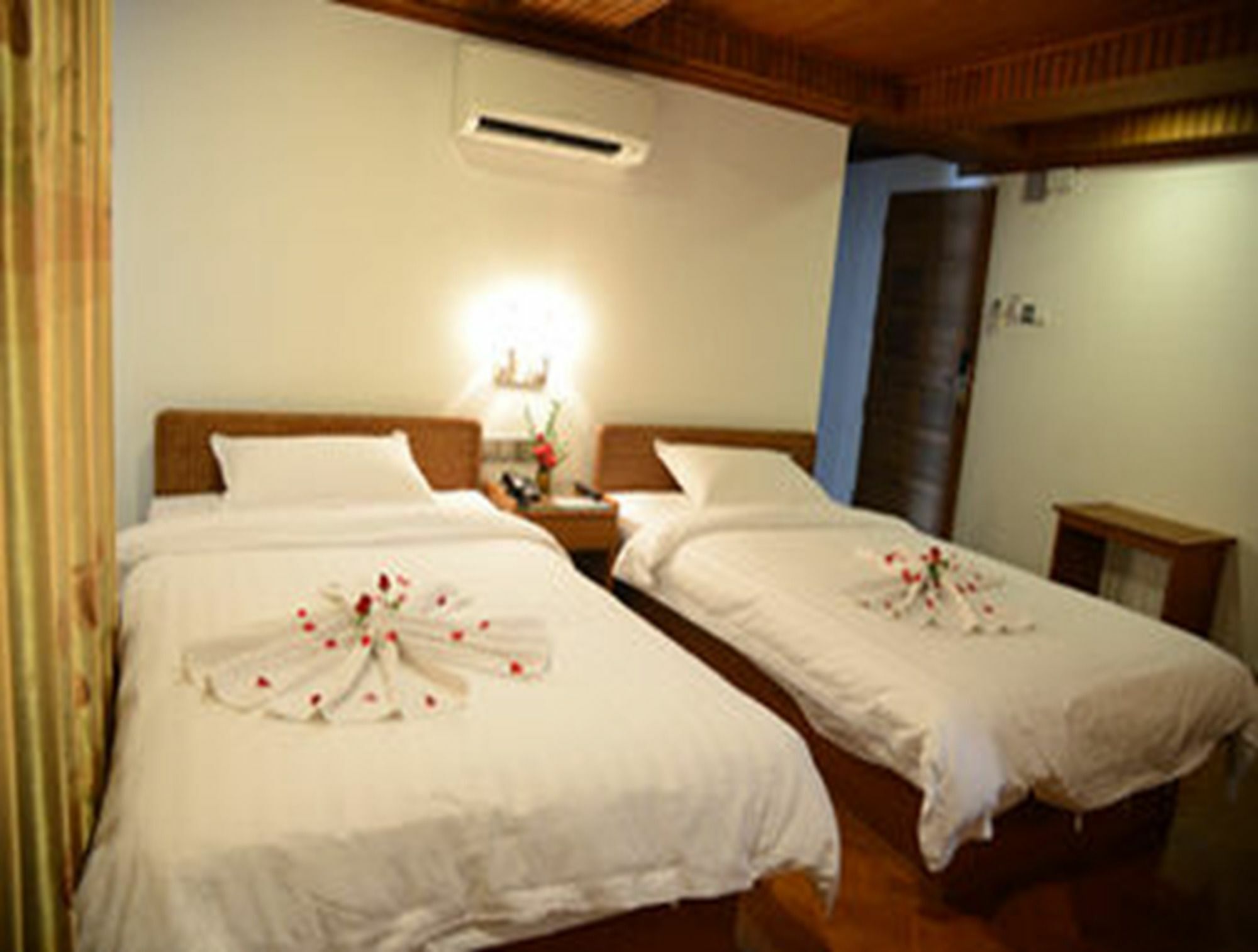 Hotel Wardan Янгон Экстерьер фото