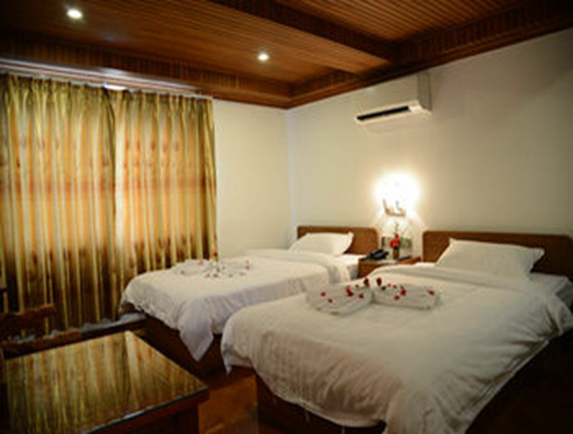 Hotel Wardan Янгон Экстерьер фото