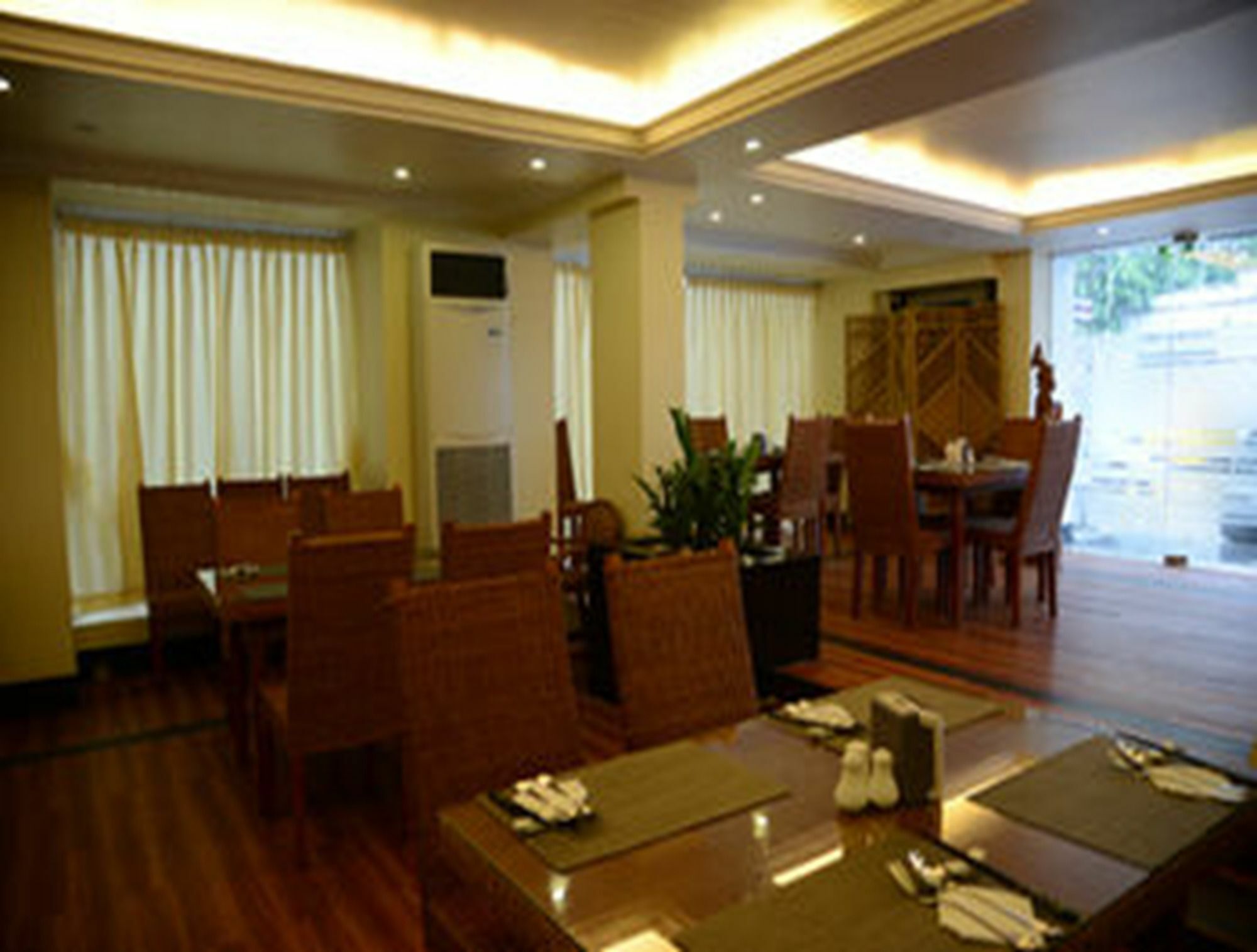 Hotel Wardan Янгон Экстерьер фото